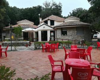 Hotel Bosco Selene - Lanusei - Patio