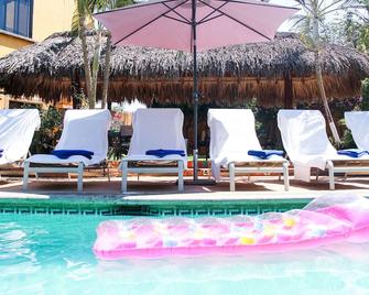Hotel Casamar Suites - Puerto Escondido - Pool