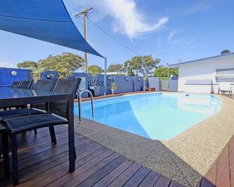 Bali Hi Motel - Tuncurry - Pool