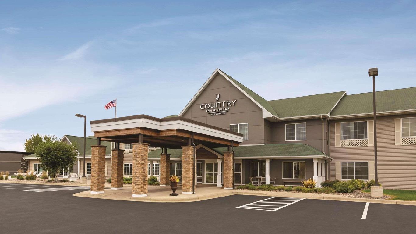 Country Inn & Suites by Radisson, Willmar, MN