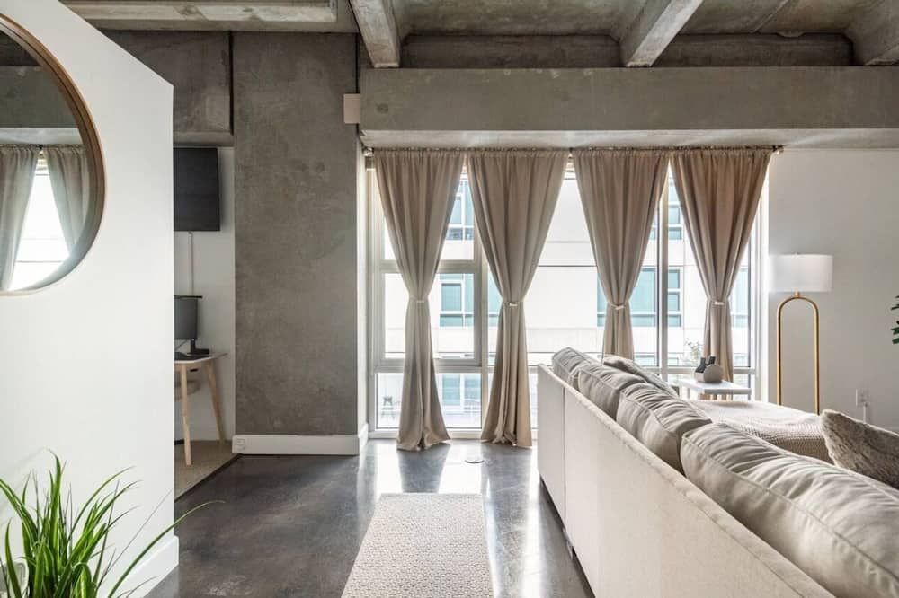 Casa Industiral - סקרמנטו