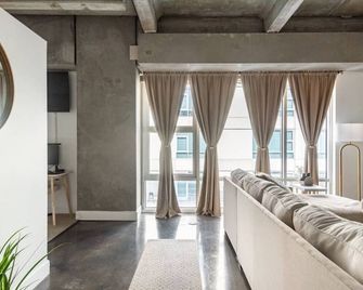 Casa Industiral - Sacramento