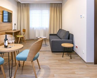 Novy Hotel - Zielona Góra - Schlafzimmer