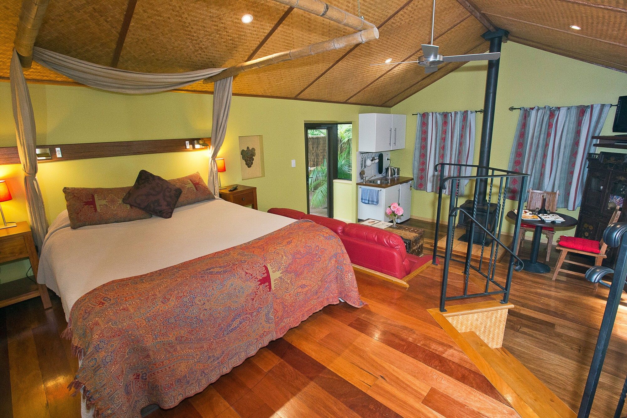 Witches Falls Cottages North Tamborine Hotel Deals Reviews - Main Image