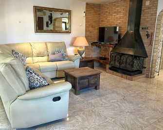 Sol en Vinaros con piscina - Vinaròs - Huiskamer