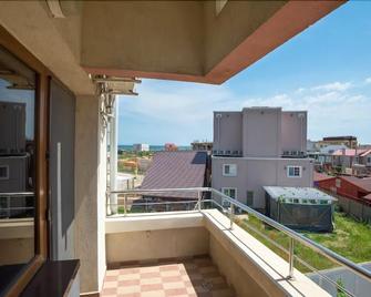 Hostel Nova Route - Mamaia - Balcony
