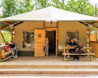 Serengeti Park Resort - Hodenhagen - Innenhof