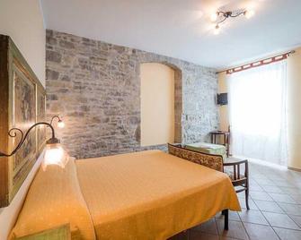 Borgo San pietro - Agnone - Schlafzimmer