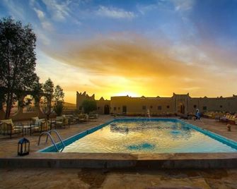 Palmeras Y Dunas Luxery Camp - Merzouga - Piscina