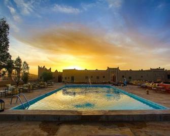 Palmeras Y Dunas Luxery Camp - Merzouga - Pool