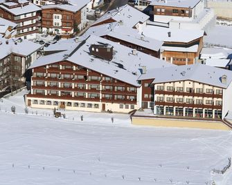 ثيرمال-بادهوتل كيرشلر - Tux - مبنى