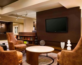Courtyard by Marriott Champaign - Champaign - Lounge