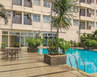 Good Homey and Simply Studio Margonda Residence 3 Apartment - Depok - Piscine