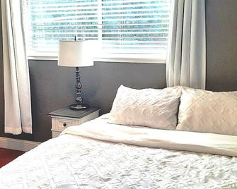 Cozy Studio W/ Kitchenette/Patio. Near Trail, Bart & Downtown. Pet Friendly. - Walnut Creek - Habitación