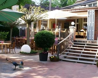 Hotel Robben - Brema - Patio