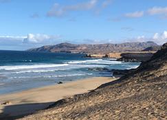 Private house in a beautiful place, on the beach of La Pared. privacy and nature - La Pared - Beach