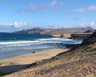 Private house in a beautiful place, on the beach of La Pared. privacy and nature - La Pared - Playa