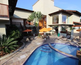 Hotel Ilhas do Caribe - גוארוחה - בריכה