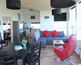 Blue View Cabin 1A with Hot Tub - Reykholt - Living room