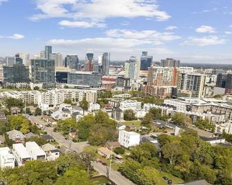 New! Downtown, Rooftop, Walkable to The Gulch, Music Row & 1M to Broadway! - Nashville - Bâtiment