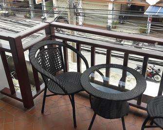 Vanilla Hostel & Bar - Pattaya - Balcón