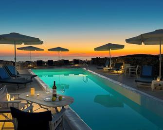 Lithia - Villa Myrtia & Pool - Folegandros - Piscina