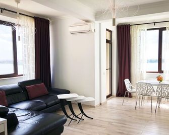 Solid Residence Mamaia 385 - מאמאיה - סלון