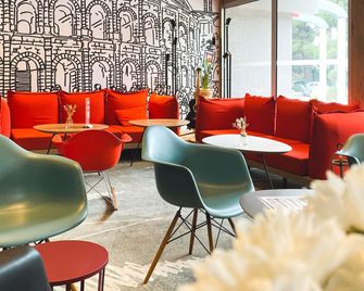 ibis Nîmes Ouest - Nîmes - Oleskelutila