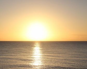 Charming Character Cottage with pretty gardens. 10 Minutes walk to beach. - Southwold - Beach