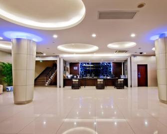 Days Inn by Wyndham Forbidden City Beijing - Beijing - Lobby