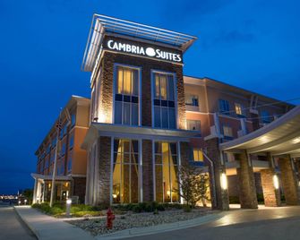 Cambria Hotel Rapid City near Mount Rushmore - Rapid City - Building