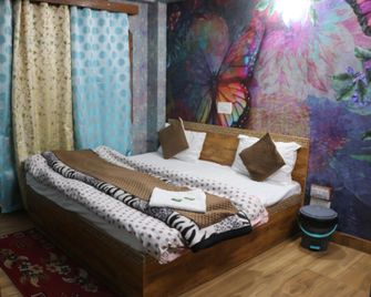 Manikaran view - Manīkaran - Bedroom