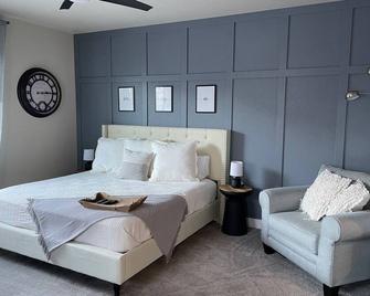 The Guest Suite - Windsor - Bedroom