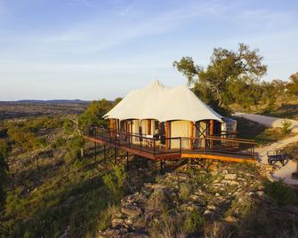Walden Retreats Hill Country - Johnson City - Building