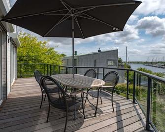 Detached Water Villa in Kortgene by the Sea - Kortgene - Balcony