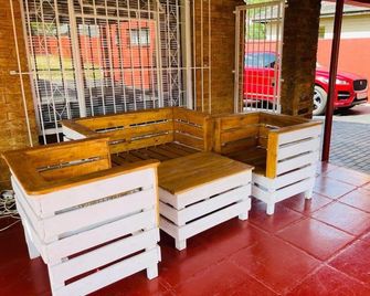 Ithonsi Guesthouse - Kempton Park