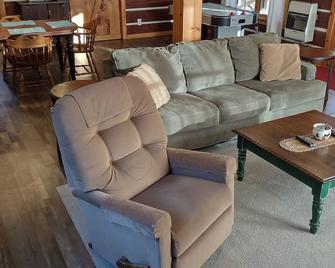 Warm & inviting, Family oriented cabin on the creek. - Mifflinburg - Sala de estar