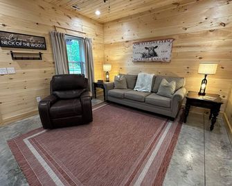 Not Just for Fishermen in Scottsboro, Alabama - Scottsboro - Living room