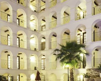 DoubleTree by Hilton Hotel Austin - אוסטין - בניין