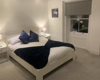 Hull Spacious Apartment 9 - Hull - Bedroom