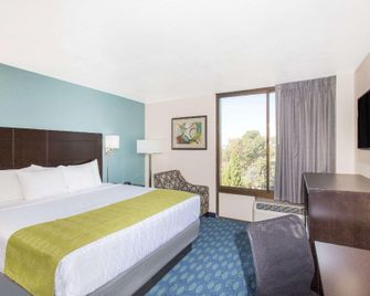 Days Hotel Oakland Airport-Coliseum - Oakland - Schlafzimmer