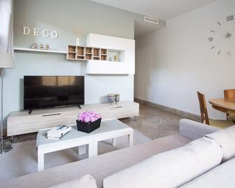 Arturo Soria - 1 Bedroom with pool and parking - 01 - Madrid - Sala de estar