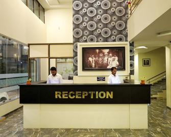 Hotel Sai Bansi - Shirdi - Front desk