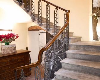 La Corte Del Re Suite & Rooms Arezzo - Arezzo - Trappen