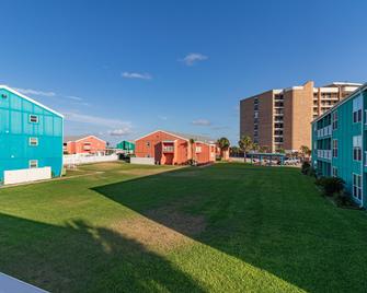 Executive Keys Condominiums on the Beach - Port Aransas - Building
