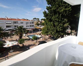 Goren Hotel - Τσεσμέ - Μπαλκόνι