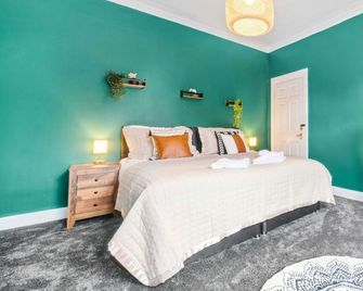 Alexander Apartment by Klass Living Coat - Coatbridge - Bedroom