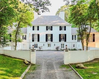Long Island’s most unique stay! Beautiful home on The Gold Coast. - Cold Spring Harbor - Edificio