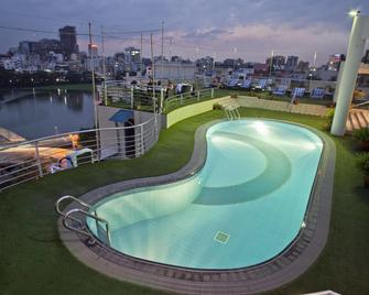 Lakeshore Hotel & Apartments - Dhaka - Pool