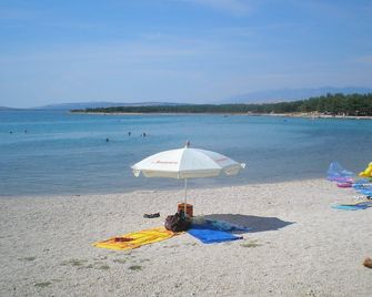 New Family Apartment With Terrace 4+2 - Povljana - Praia